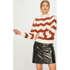 Tally Weijl - Sweter. Białe swetry damskie TALLY WEIJL, s, z nadrukiem, z dzianiny, z krótkim rękawem, krótkie, bez kaptura. W wyprzedaży za 69,90 zł.