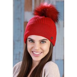 Czapka SIENA RED. Czerwone czapki damskie . W wyprzedaży za 29,00 zł.