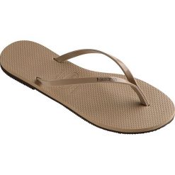 Havaianas - Japonki. Różowe klapki damskie Havaianas, bez wzorów, z materiału, bez obcasa, na obcasie. W wyprzedaży za 79,90 zł.