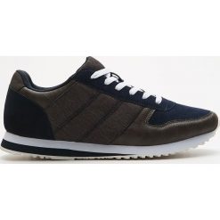 Sneakersy z łączonych materiałów - Granatowy. Niebieskie sneakersy męskie House, bez zapięcia. Za 119,99 zł.