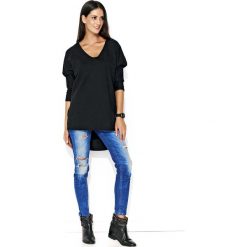Czarna Kimonowa Bluza w Serek z Wydłużonym Tyłem. Czarne bluzki damskie marki Molly.pl, m, bez wzorów, z jeansu, z krótkim rękawem, krótkie, bez kaptura. Za 118,90 zł.