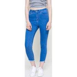 Vero Moda - Jeansy. Niebieskie jeansy damskie rurki Vero Moda, z bawełny, z podwyższonym stanem. W wyprzedaży za 79,90 zł.