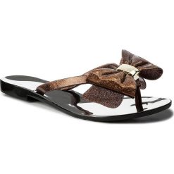 Japonki MELISSA - Harmonic XIII Ad 32248 Black 53261. Pomarańczowe klapki damskie Melissa, bez wzorów, z tworzywa sztucznego, bez obcasa, na obcasie. W wyprzedaży za 159,00 zł.