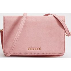 Torebka crossbody Eco Aware - Różowy. Różowe torebki klasyczne damskie Mohito, bez wzorów, bez dodatków. Za 79,99 zł.