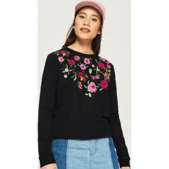 Bluzy damskie: Bluza z nadrukiem w kwiaty - Czarny