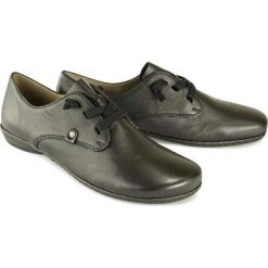 RIEKER 53944-01 black, półbuty damskie. Czarne półbuty damskie Rieker, bez wzorów, bez obcasa, bez zapięcia. Za 249,90 zł.