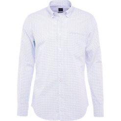 BOSS CASUAL RELEGANT REGULAR FIT Koszula white. Białe koszule męskie BOSS Casual, m, z bawełny. Za 419,00 zł.