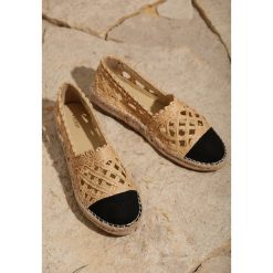 Ciemnobeżowe Espadryle Marimba. Brązowe espadryle damskie vices, bez wzorów, bez obcasa, na płaskiej podeszwie. Za 79,99 zł.