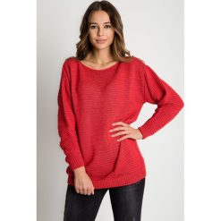 Malinowy sweter nietoperz MKM. Różowe swetry damskie MKM, s, bez wzorów, eleganckie, bez rękawów, bez kaptura. Za 139,00 zł.