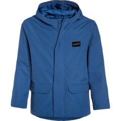 Quiksilver Kurtka przejściowa bright cobalt. Niebieskie kurtki chłopięce marki Quiksilver, z materiału. W wyprzedaży za 260,10 zł.