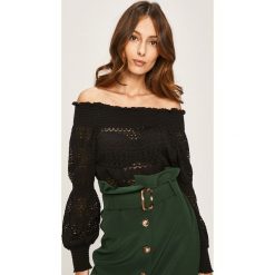 Answear - Bluzka. Czarne bluzki damskie ANSWEAR, s, bez wzorów, z wiskozy, eleganckie, bez kołnierzyka, z długim rękawem. W wyprzedaży za 129,90 zł.