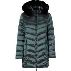 Cellbes Kurtka ciemnozielony female zielony 34/36. Zielone kurtki damskie Cellbes, bez wzorów, z puchu, eleganckie. W wyprzedaży za 209,00 zł.