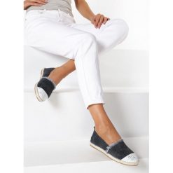 Czarne Espadryle Mamis. Czarne espadryle damskie Born2be, bez wzorów, bez obcasa. W wyprzedaży za 49,99 zł.