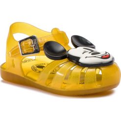 Sandały MELISSA - Mini Melissa Aranha + Mickey A 32499 Yellow/White 53426. Żółte sandały dziewczęce Melissa, z tworzywa sztucznego, bez zapięcia. W wyprzedaży za 229,00 zł.