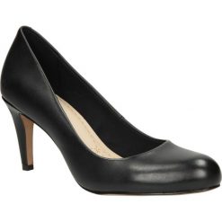 Czółenka clarks carlita cove 26114677. Czółenka damskie Clarks, bez wzorów, bez obcasa. Za 359,99 zł.