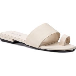 Japonki VAGABOND - Becky 4715-201-02 Off White. Białe klapki damskie Vagabond, ze skóry. W wyprzedaży za 239,00 zł.