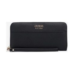 Guess Katey Large Portfel Czarny. Czarne portfele damskie Guess, z aplikacjami, z materiału. Za 264,95 zł.