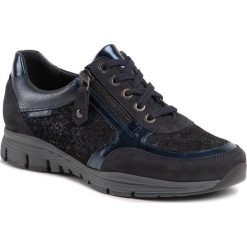 Półbuty MEPHISTO - Ylona Y4194 Deep Blue. Niebieskie półbuty damskie Mephisto, bez wzorów, z zamszu, bez obcasa, na płaskiej podeszwie, bez zapięcia. W wyprzedaży za 599,00 zł.