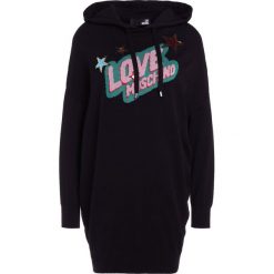 Love Moschino KNIT DRESS HOOD Sukienka dzianinowa black. Czarne sukienki dzianinowe marki Love Moschino. W wyprzedaży za 483,60 zł.