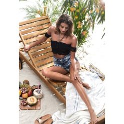 Czarny Top Sunset Time. Czarne topy damskie marki bonprix, z dzianiny, ze sznurowanym dekoltem. Za 34,99 zł.