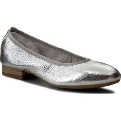 Półbuty CAPRICE - 9-22175-26 Silver 941. Szare półbuty damskie Caprice, na co dzień, bez wzorów, ze skóry, bez obcasa, na obcasie, bez zapięcia. W wyprzedaży za 179,00 zł.