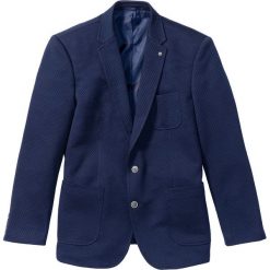 Marynarka w strukturalny wzór Regular Fit bonprix ciemnoniebieski. Niebieskie marynarki męskie slim fit bonprix, z dżerseju. Za 179,99 zł.