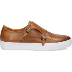 Brązowe trampki męskie. Pomarańczowe buty skate męskie marki Kazar, ze skóry. Za 449,00 zł.
