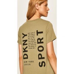 Dkny - T-shirt. Zielone bluzki damskie DKNY, s, z nadrukiem, z elastanu, casualowe, z okrągłym kołnierzem, z krótkim rękawem. W wyprzedaży za 139,90 zł.