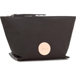 Kosmetyczka CALVIN KLEIN BLACK LABEL - Edith Cosmetic Bag K60K602644 001. Czarne kosmetyczki męskie marki Calvin Klein Black Label, z materiału. W wyprzedaży za 169,00 zł.