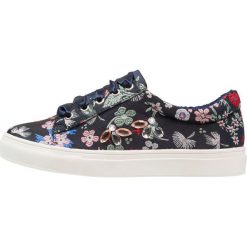 Friboo Tenisówki i Trampki dark blue. Niebieskie trampki dziewczęce marki Friboo, z tworzywa sztucznego. Za 129,00 zł.