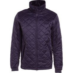 Barbour PENNEL JACKET Kurtka przejściowa navy. Niebieskie kurtki męskie przejściowe Barbour, m, z materiału. W wyprzedaży za 512,85 zł.