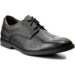 Półbuty CLARKS - Rufus Edge Bl 261268366 Black Leather. Czarne buty chłopięce komunijne Clarks, bez zapięcia. W wyprzedaży za 199,00 zł.