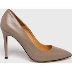 Solo Femme - Szpilki. Brązowe szpilki Solo Femme, bez wzorów, ze skóry, bez obcasa, na obcasie, bez zapięcia. W wyprzedaży za 299,90 zł.
