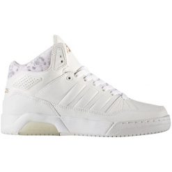 Adidas Buty play9tis W Ftwr White/Ftwr White/Copper Met 37.3. Białe buty sportowe damskie marki Adidas, bez wzorów, ze skóry, sportowe. W wyprzedaży za 249,00 zł.