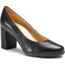 Półbuty GEOX - D New Annya A D92C8A 00085 C9999 Black. Czarne półbuty damskie Geox, bez wzorów, ze skóry ekologicznej, bez obcasa, na obcasie, bez zapięcia. W wyprzedaży za 299,00 zł.