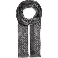 Szal Calvin Klein Runner Logo Scarf K50K505180. Szare szaliki damskie Calvin Klein, bez wzorów. W wyprzedaży za 209,00 zł.