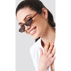 NA-KD Accessories Okulary przeciwsłoneczne retro - Brown. Brązowe okulary przeciwsłoneczne damskie marki NA-KD Accessories, retro. W wyprzedaży za 26,47 zł.
