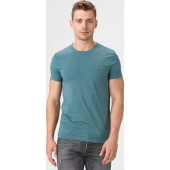 Tommy Hilfiger Koszulka Niebieski. Niebieskie podkoszulki męskie TOMMY HILFIGER, xxl, bez wzorów, z elastanu, bez kołnierzyka, z krótkim rękawem, krótkie. Za 187,95 zł.