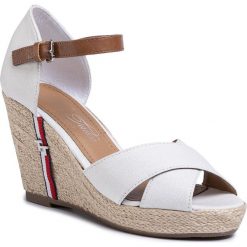 Espadryle TOM TAILOR - 809080900 Egg. Białe espadryle damskie Tom Tailor, bez wzorów, ze skóry ekologicznej, bez obcasa, na obcasie. W wyprzedaży za 149,00 zł.