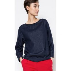 Bluza w kolorze granatowym. Niebieskie bluzy damskie marki Deni Cler, bez wzorów, z denimu, bez rękawów, bez kaptura. W wyprzedaży za 419,95 zł.
