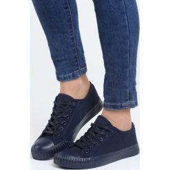 Granatowe Trampki Low Down. Niebieskie trampki i tenisówki damskie Born2be, bez wzorów, na sznurówki. Za 49,99 zł.