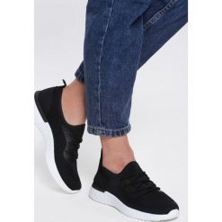 Czarne Buty Sportowe Unsuitability. Czarne buty sportowe damskie Inny, bez wzorów, sportowe. Za 79,99 zł.