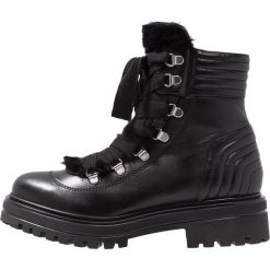 Janet Sport Botki na platformie vivian black. Brązowe botki damskie lity marki Janet Sport, sportowe. Za 929,00 zł.