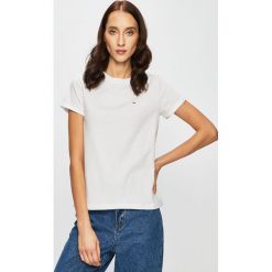 Tommy Jeans - Top. Białe bluzki damskie Tommy Jeans, s, bez wzorów, z bawełny, z okrągłym kołnierzem. W wyprzedaży za 139,90 zł.