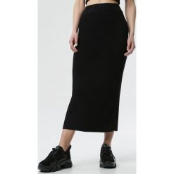 Czarna Spódnica Liyana. Czarne spódniczki damskie Born2be, s, bez wzorów, z dzianiny, eleganckie, midi, ołówkowe. Za 99,99 zł.