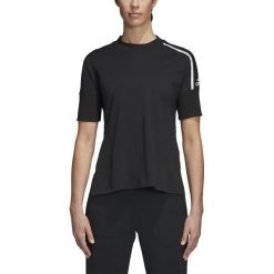 DAMSKA KOSZULKA ADIDAS Z.N.E (S). Koszulki damskie Adidas, s, bez wzorów, z bawełny, bez kołnierzyka. W wyprzedaży za 129,99 zł.