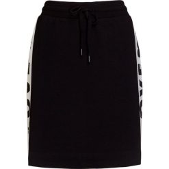 Spódnica LOVE MOSCHINO. Czarne spódniczki damskie z dzianiny, sportowe, sportowe. W wyprzedaży za 511,00 zł.