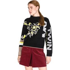 TWINSET Sweter Czarny. Czarne bluzy damskie Twinset, s, w kwiaty, z poliesteru, bez rękawów, bez kaptura. Za 735,95 zł.