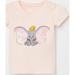Bawełniany t-shirt Dumbo -. T-shirty damskie Reserved, bez wzorów, z bawełny, bez kołnierzyka. Za 29,99 zł.