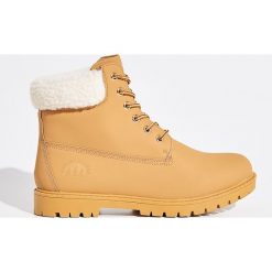 Buty trekkingowe - Brązowy. Brązowe buty trekkingowe damskie marki Sinsay. Za 129,99 zł.